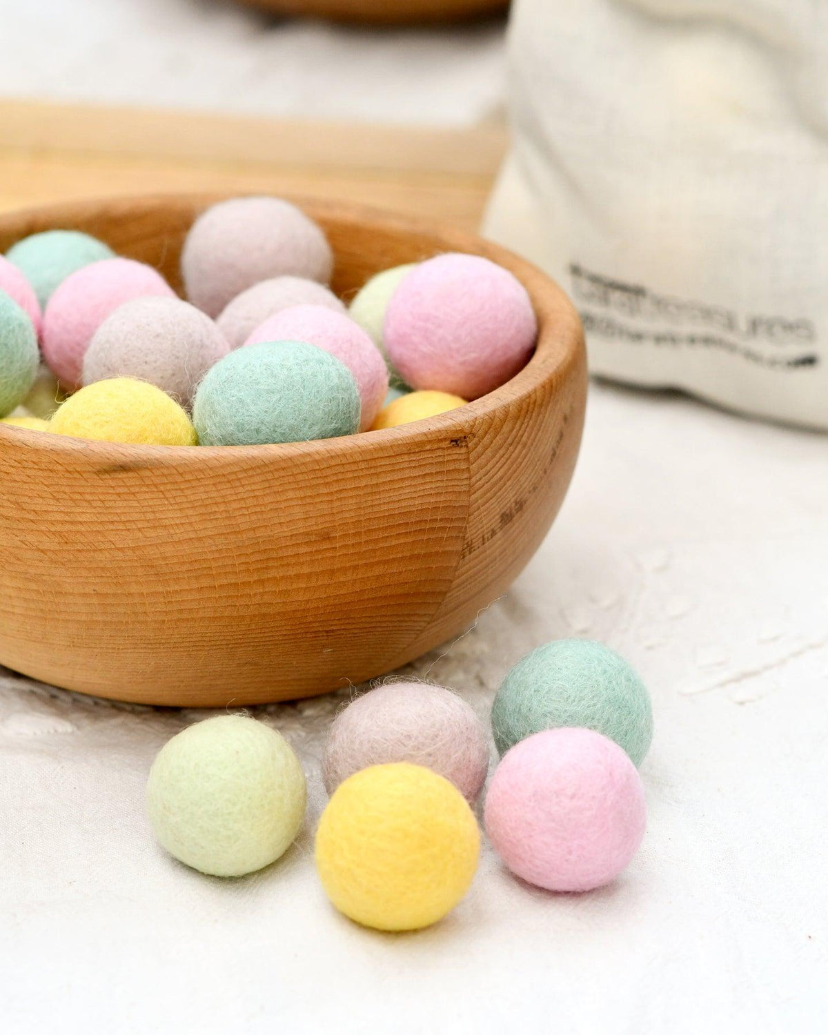 Wool Felt Balls in a Pouch - Pastel Colours 3cm 30 balls