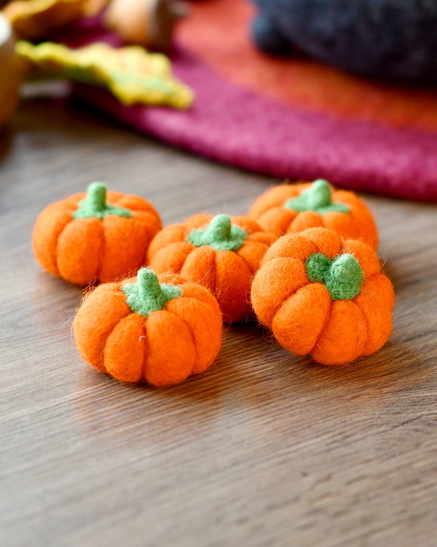 Felt Pumpkins (Dark Orange Coloured) - 5 Pumpkins - Tara Treasures