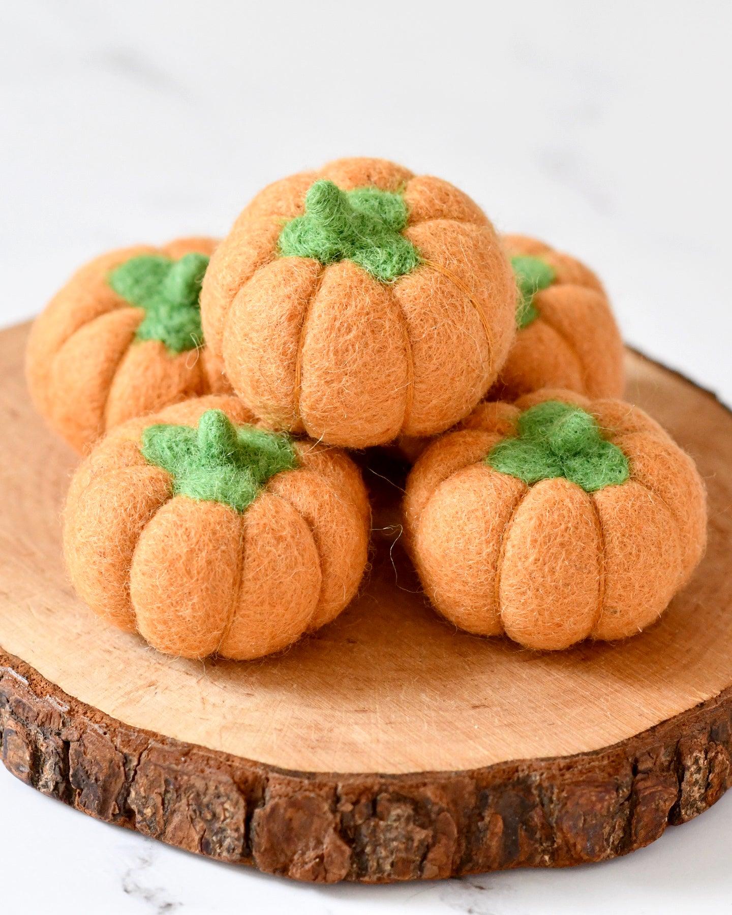 Felt Pumpkins (Salmon Coloured) - 5 Pumpkins - Tara Treasures