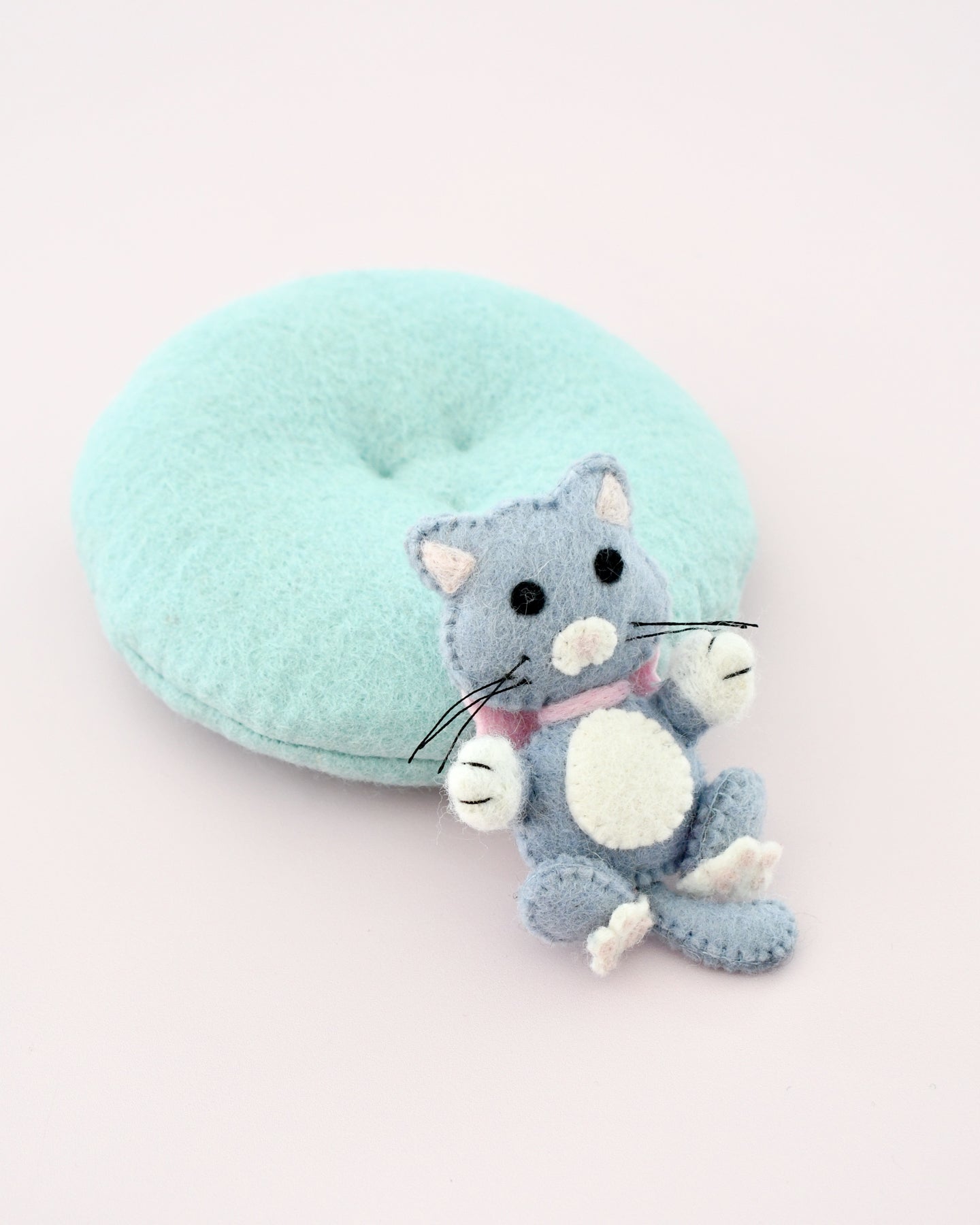 Felt Cat Toy on Cushion Set