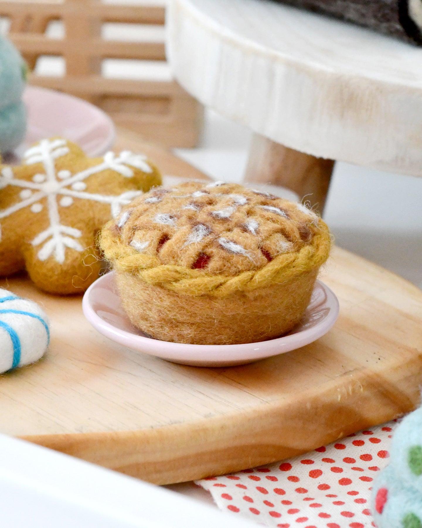 Felt Lattice Apple Pie - Tara Treasures