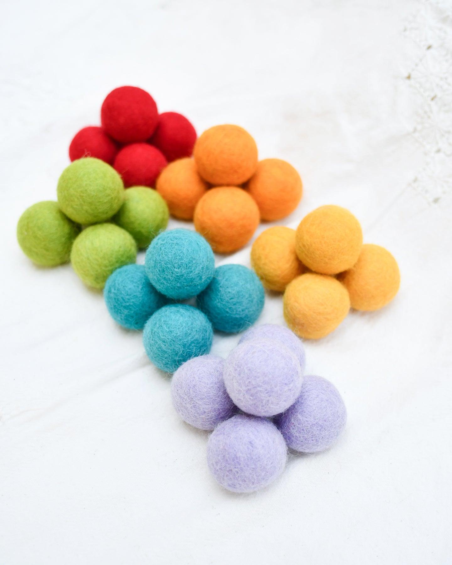 Wool Felt Balls in a Pouch - Colourful Set 3cm 30 balls - Tara Treasures