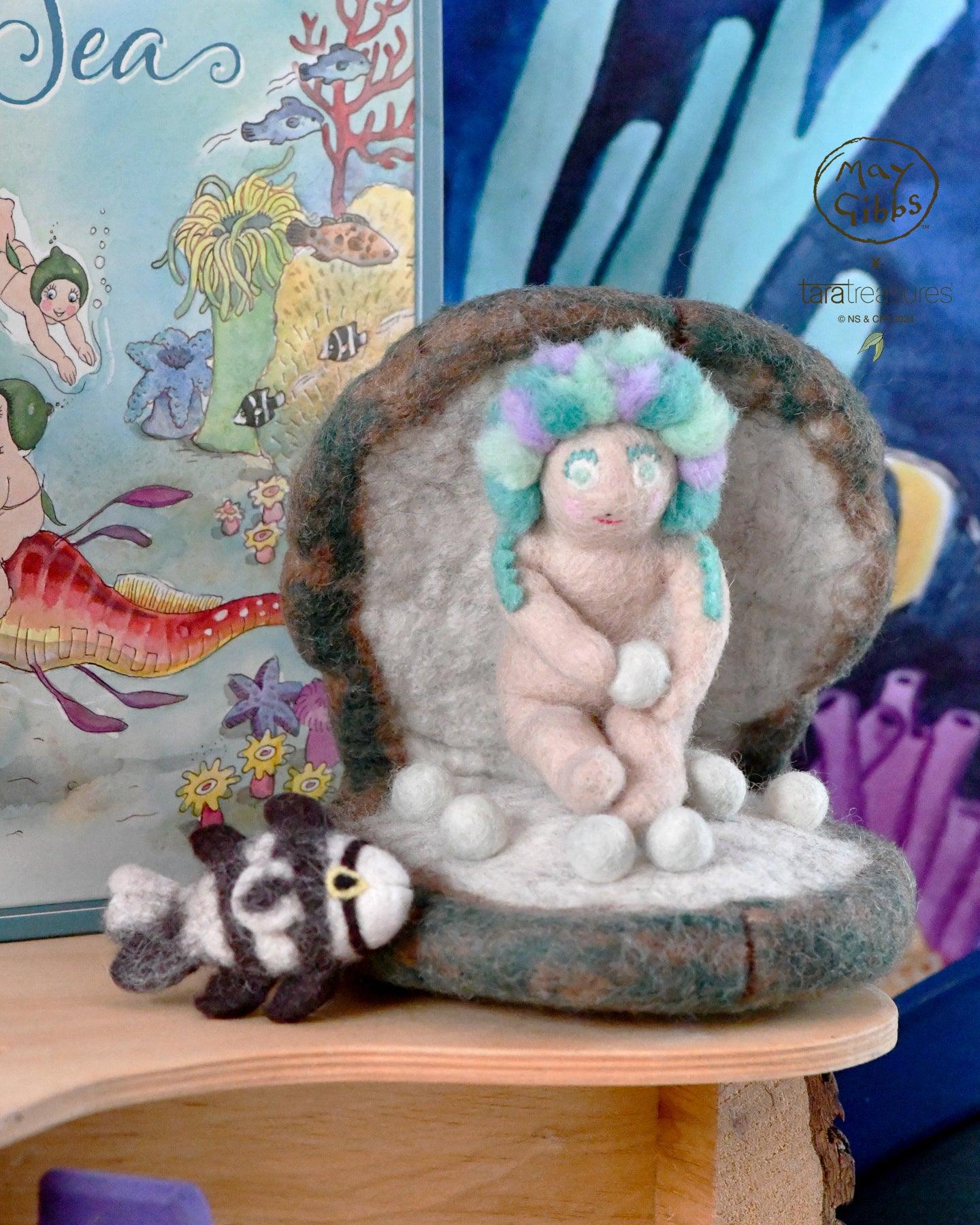 May Gibbs x Tara Treasures - Little Obelia, Clam Shell and Fish Toy - Tara Treasures