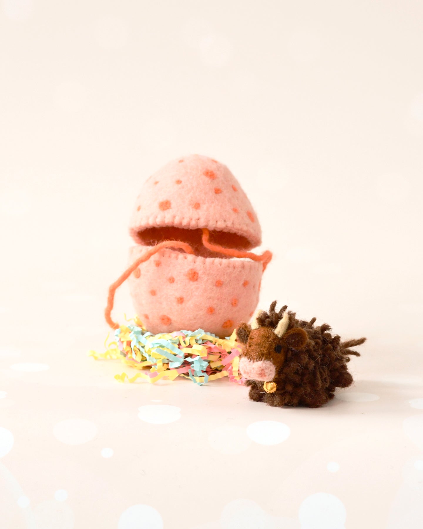 Felt Peach Surprise Egg with Highland Cow Toy Inside