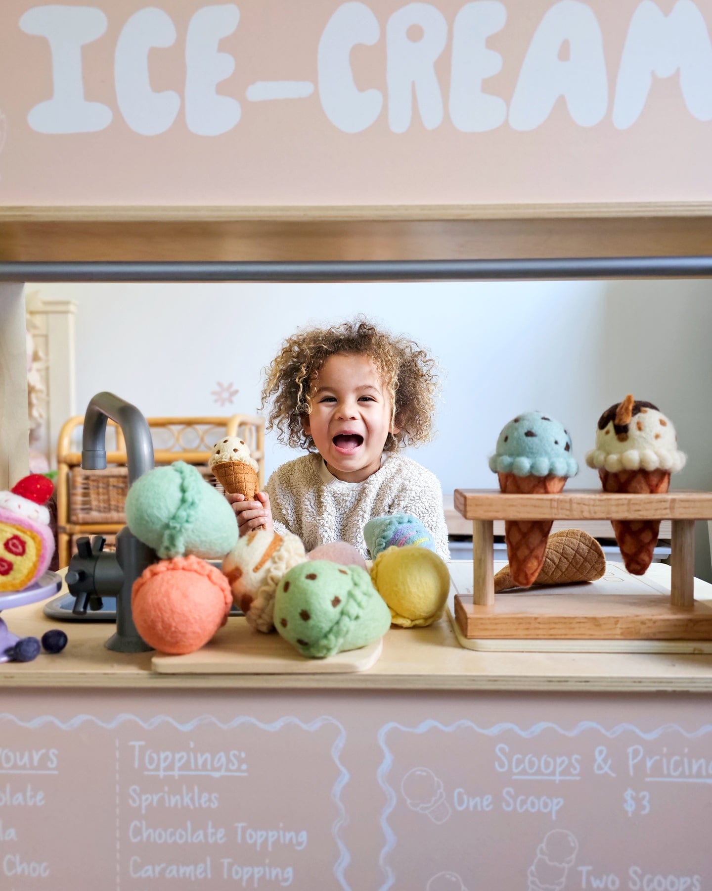 Kids pretend ice cream sales