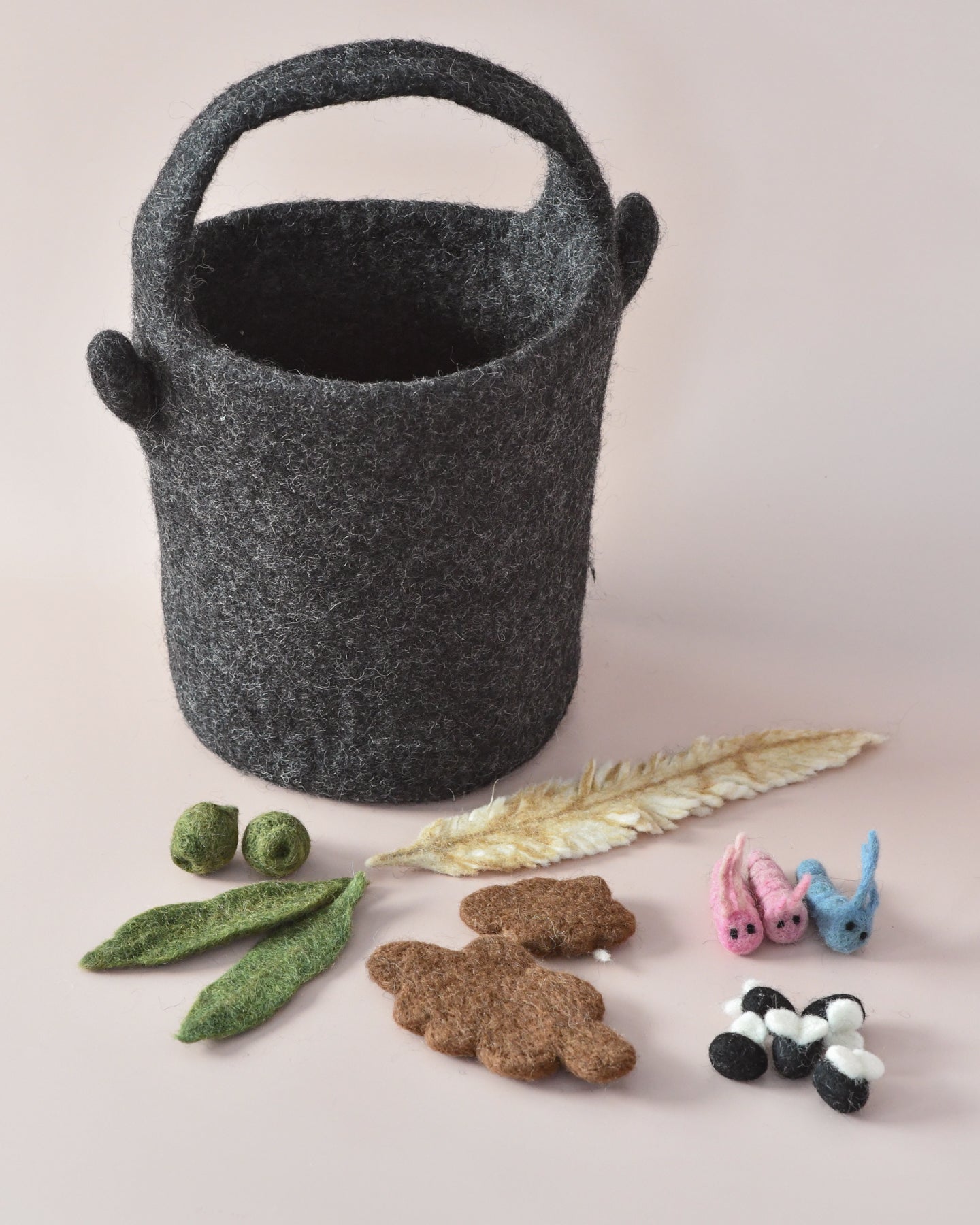 Felt Wombat Stew Billy Can and Small Parts Play Set