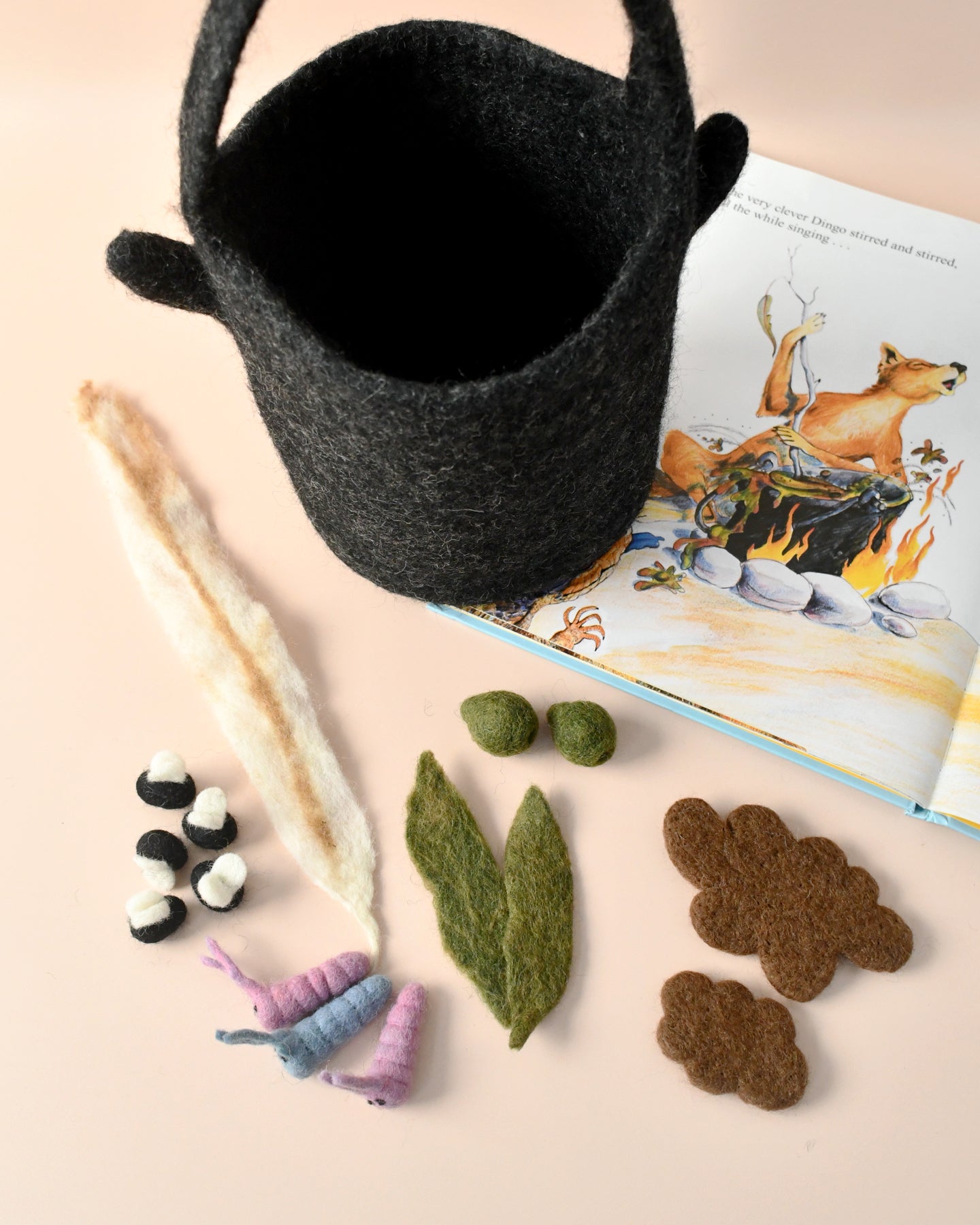 Felt "Wombat Stew" Billy Can and Small Parts Play Set