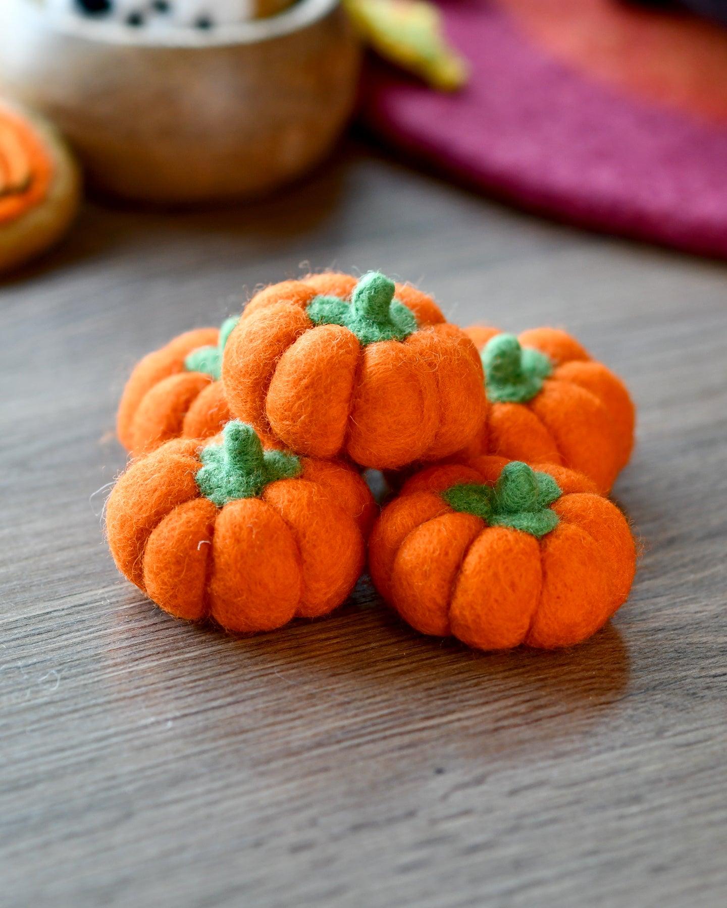 Felt Pumpkins (Dark Orange Coloured) - 5 Pumpkins - Tara Treasures